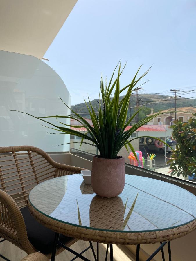 Roula Kotsonis Superior Apartment 아르가시 외부 사진