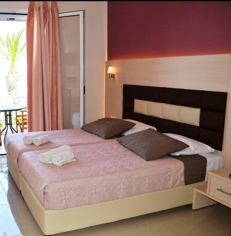 Roula Kotsonis Superior Apartment 아르가시 외부 사진